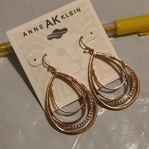 2/$25 ANNE AK KLEIN Gold earrings